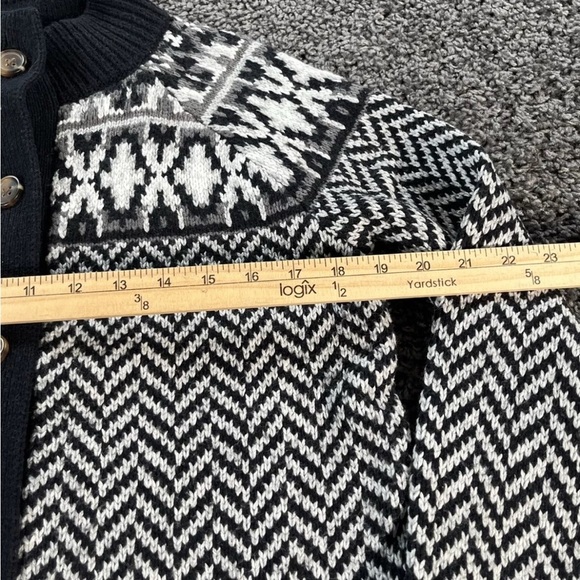 Lands End Fair Isle Cardigan Sweater Medium. Excellent condition. - Picture 9 of 9